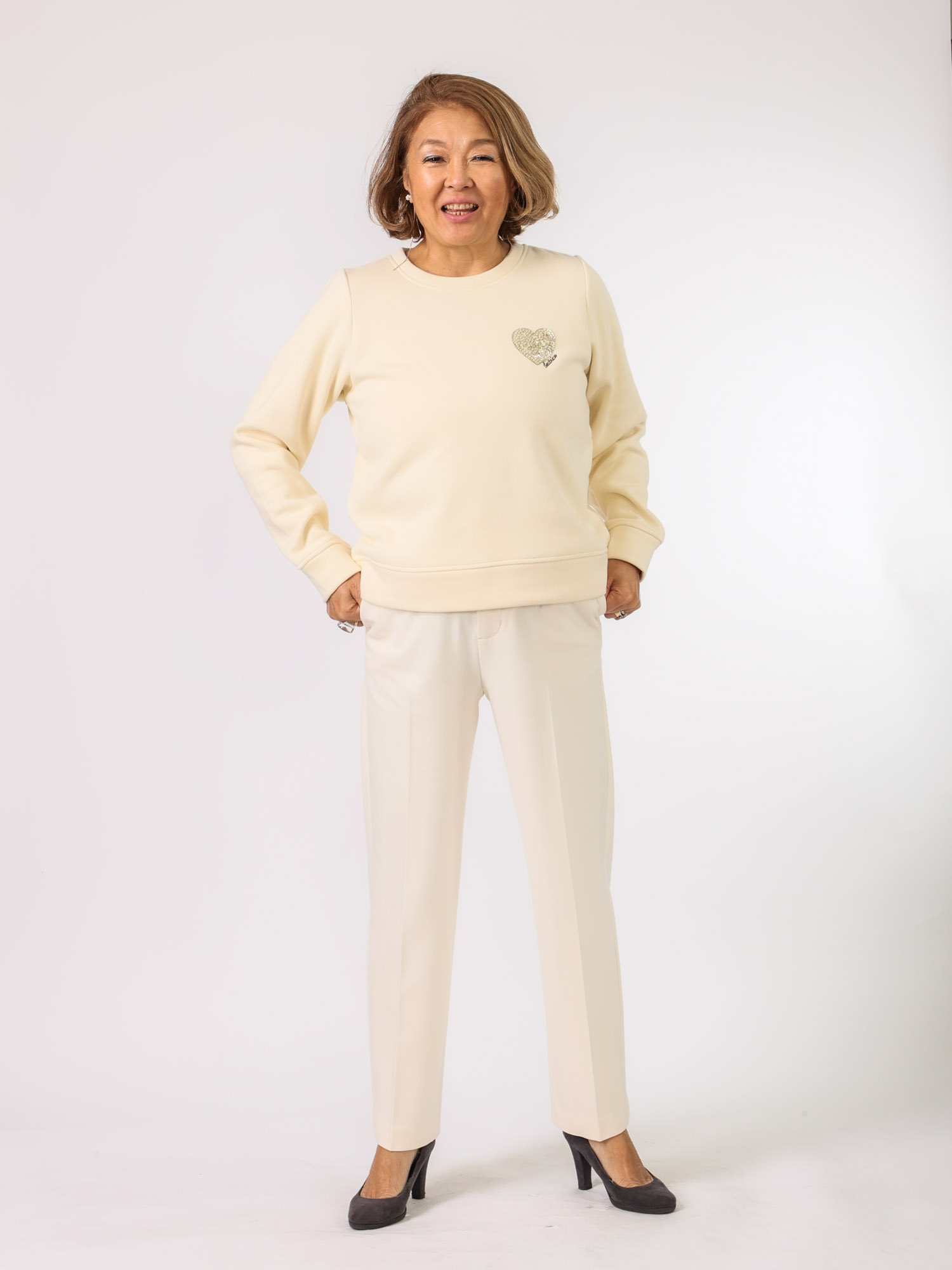 BEATRICE(スパンコール＆ビーズモチーフTシャツ）